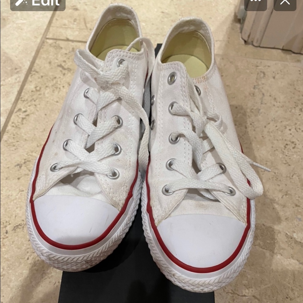 Girls converse